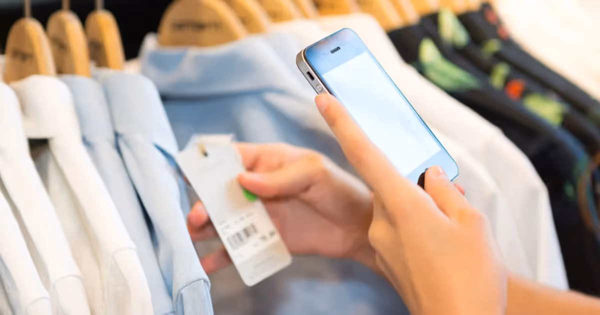 Showrooming and Webrooming: What Cross-Channel Shopping Means for Your Listings